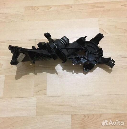 Корпус зеркала правого Porsche Cayenne 2010