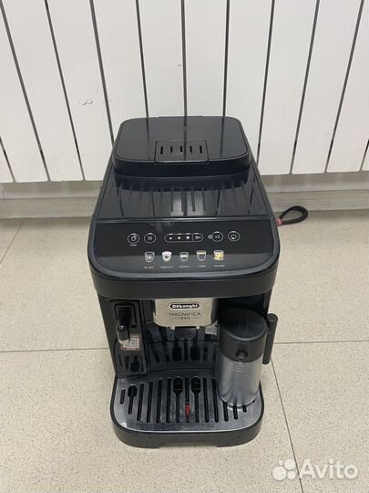 Кофемашина Delonghi Magnifica Evo ecam 290.61. B