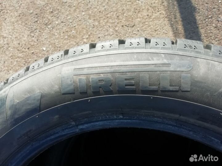 Pirelli Ice Zero 215/55 R17
