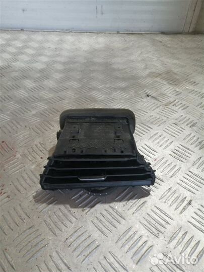 Дефлектор воздушный правый Volkswagen Tiguan SUV