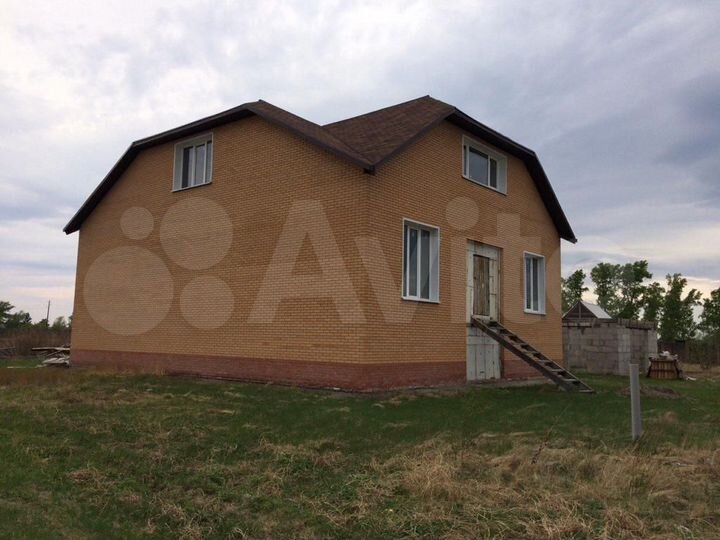 Коттедж 321 м² на участке 10 сот.