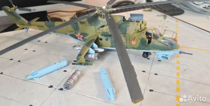 Модель вертолета Ми-24В/вп 1/48 масштабе