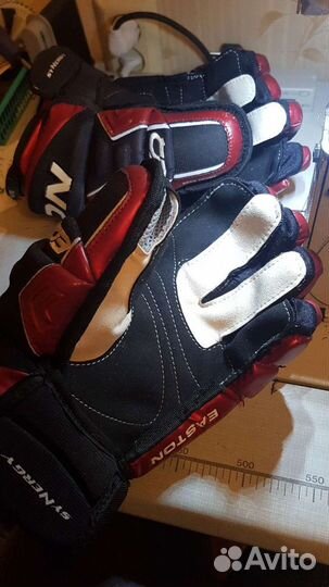 Ремонт хоккейных перчаток краг и формы