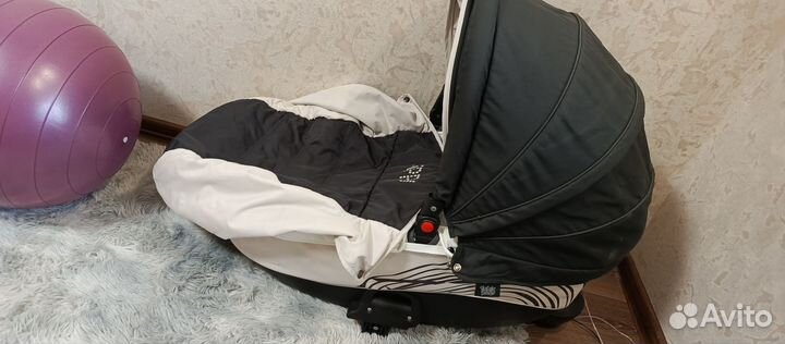 Коляска 2 в 1 с автолюлькой