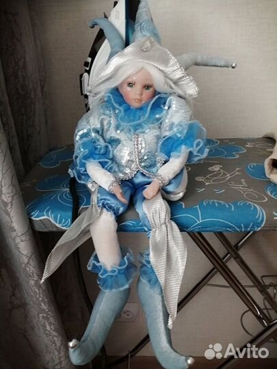 Фарфоровая кукла Арлекин