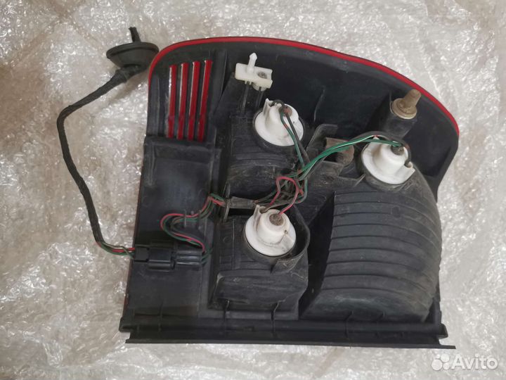 Фонарь задний правый Mitsubishi Pajero io (pinin)