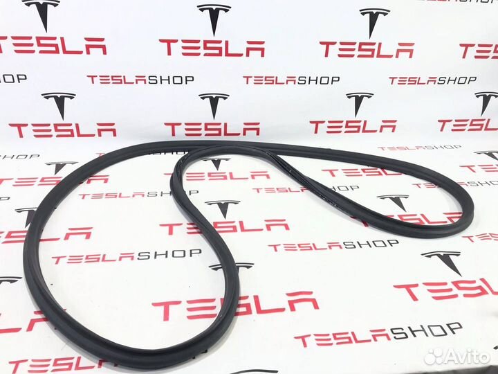 Уплотнитель багажника Tesla Model S 2-й рест. 2021