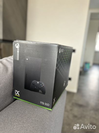 Xbox series х 1tb + 2 джостика