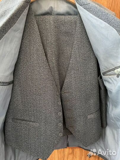 Мужской костюм тройка 46-48