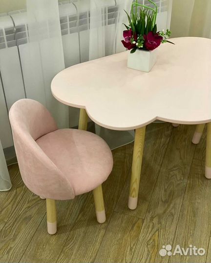 Детский стол и стул