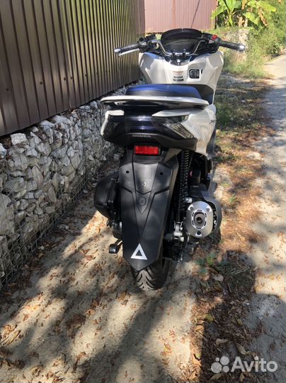 Honda PCX Hybrid