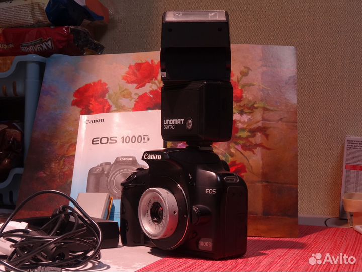 Зеркальный фотоаппарат Canon