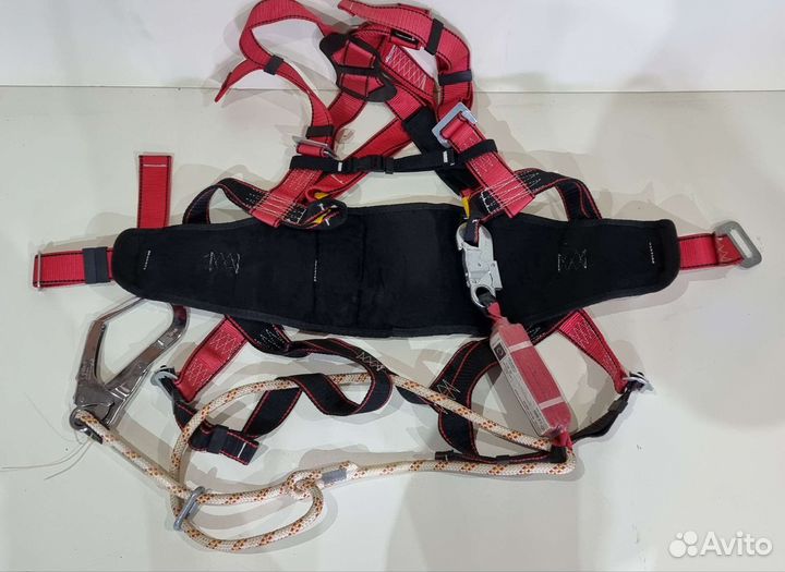 Страховочная привязь