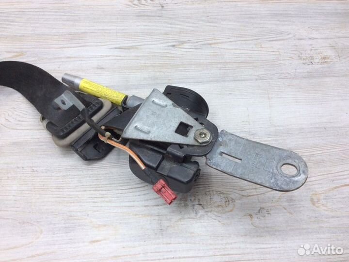 Ремень безопасности передний правый Mitsubishi