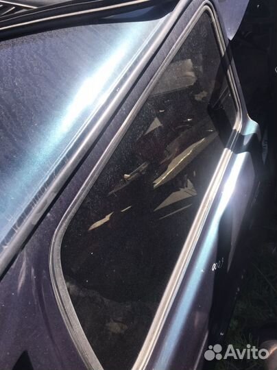 LADA 4x4 (нива) стекло правого крыла