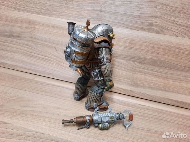 Фигурка редкого водолаза из игры Bioshock 2 Neca