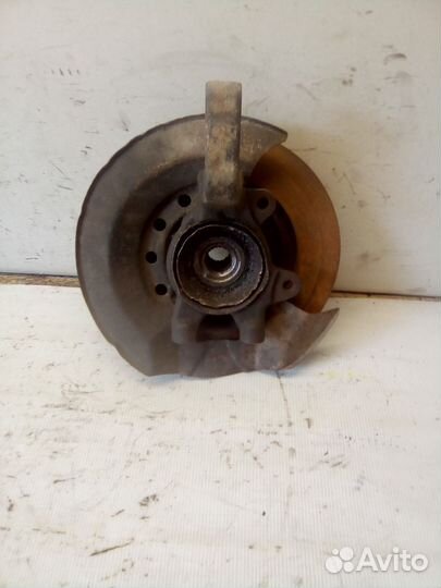 Кулак поворотный передний левый LADA Kalina