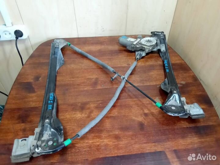 Стеклоподъемник передний правый FordFocus1