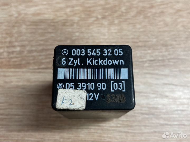 Реле кикдауна Mercedes A0035453205