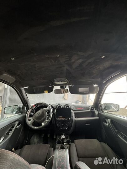 Черный потолок