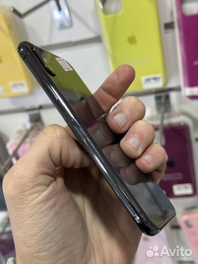 iPhone X, 64 ГБ