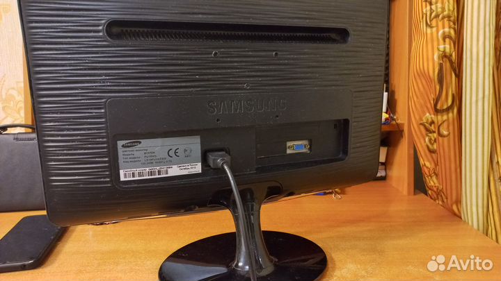 Монитор Samsung
