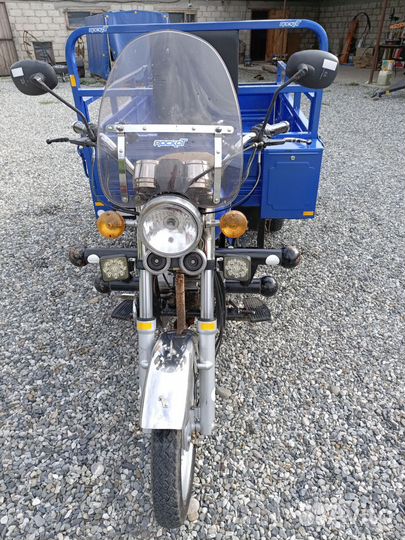 Мотоцикл трицикл Лифан