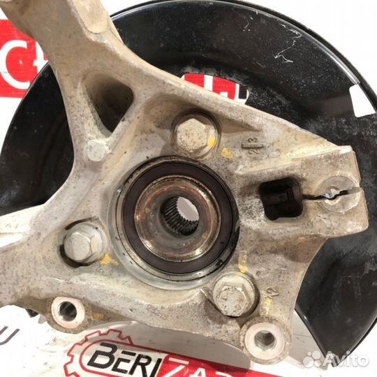 Поворотный кулак передний правый Chevrolet Cruze