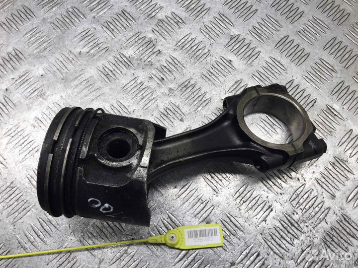 Поршень Opel Movano S8u772