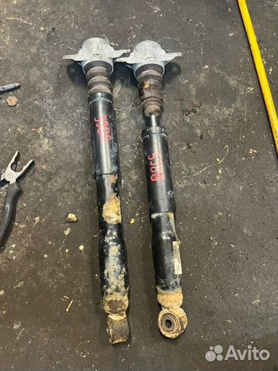 Амортизатор задний Skoda Octavia A5 1.4 2012