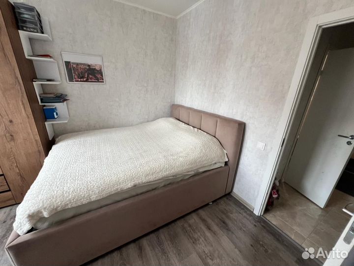 Кровать