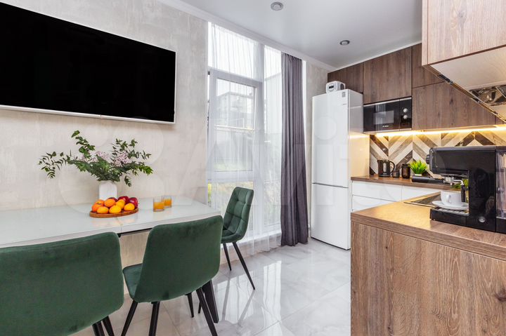 1-к. квартира, 42 м², 1/3 эт.