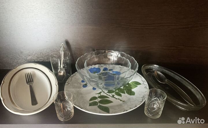 Селедочницы, стопки, тарелки, салатники, ложки