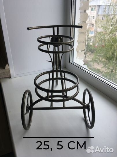 Подставка для цветов металлическая 