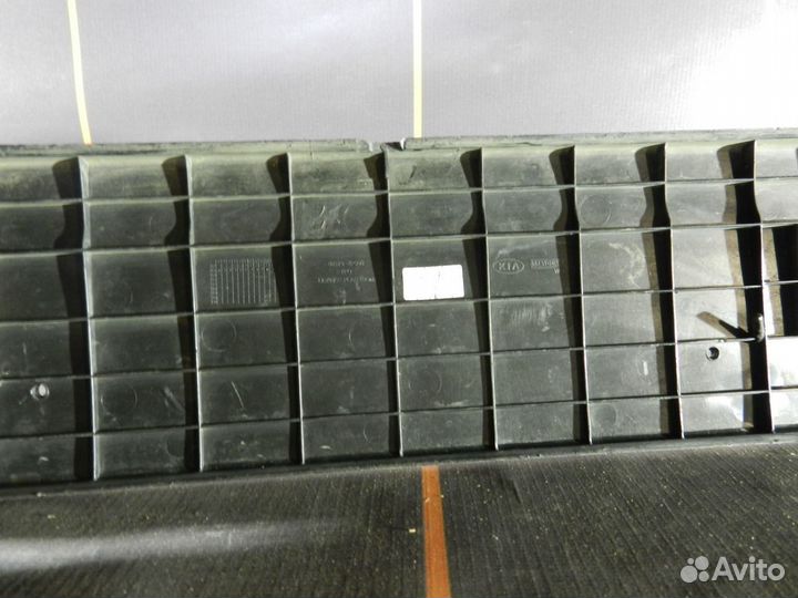 Площадка номерного знака - Kia Sorento 2