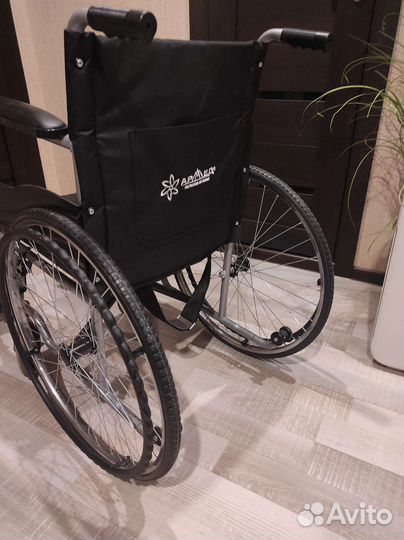Кресло - коляска инвалидная складная