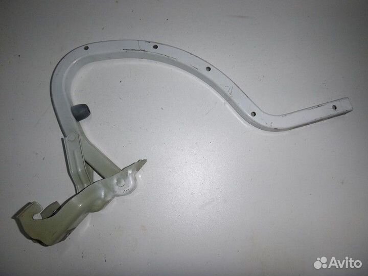 Петля крышки багажника KIA cerato 2013-2017