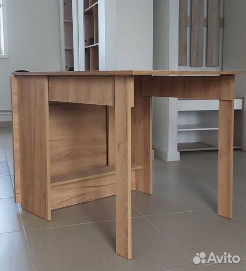 Кухонный стол