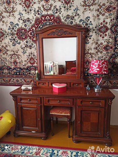 Спальный гарнитур