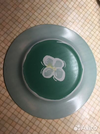 Посуда цветная керамическая и стеклянная