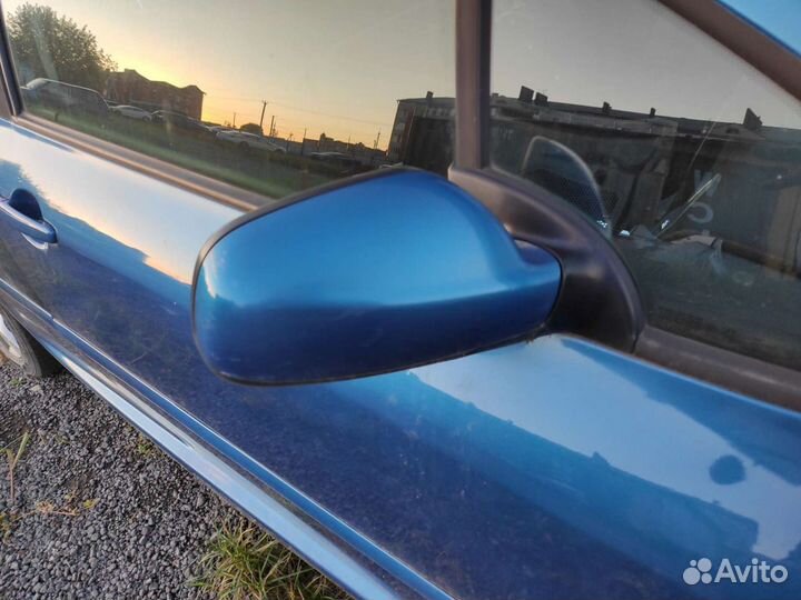 Зекло правое пежо 307 цвет синий