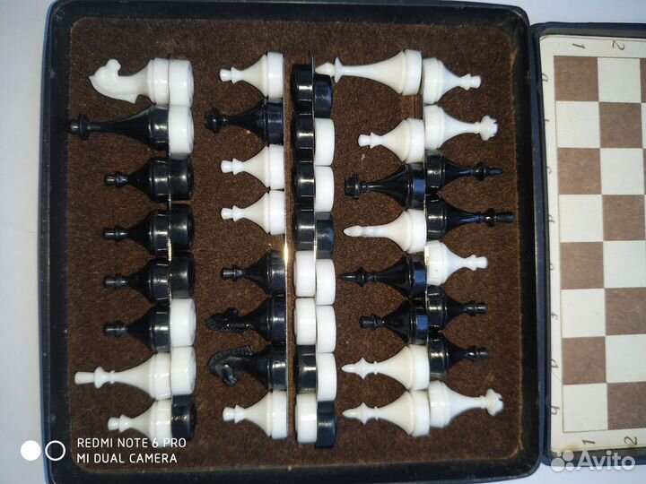 Шахматы и шашки магнитные дорожные СССР