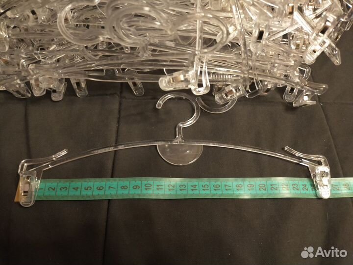 Вешалка с зажимами. Плечики