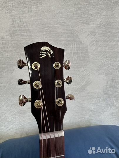 Акустическая гитара