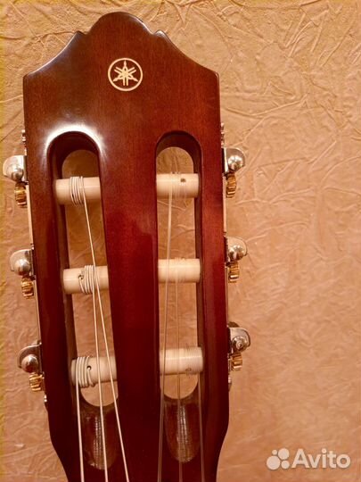 Классическая гитара yamaha c40