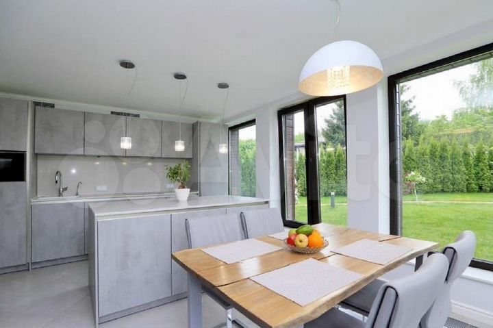 Дом 300 м² на участке 15 сот.