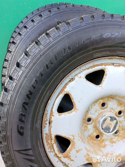 Dunlop Grandtrek Ice 02 205/70 R15 100