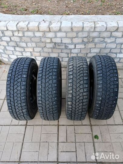 Viatti Brina Nordico V-522 185/70 R14 88T