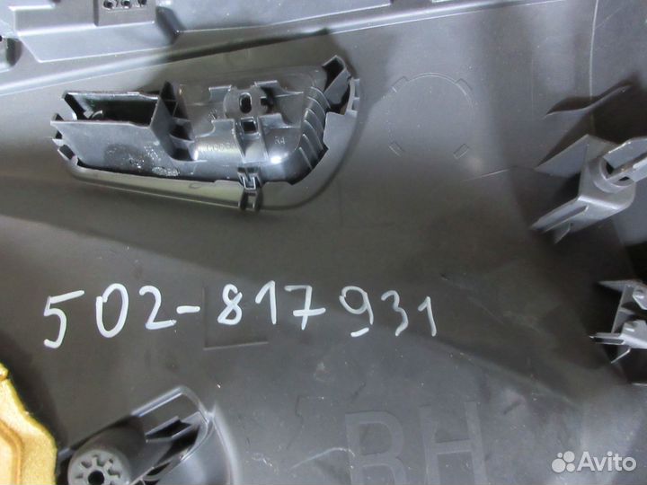 Обшивка двери правая задняя Ford Focus 3 2010)