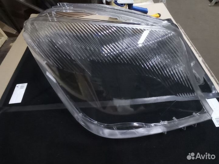 Стекло на фары Mercedes Sprinter W906 /2014-2018